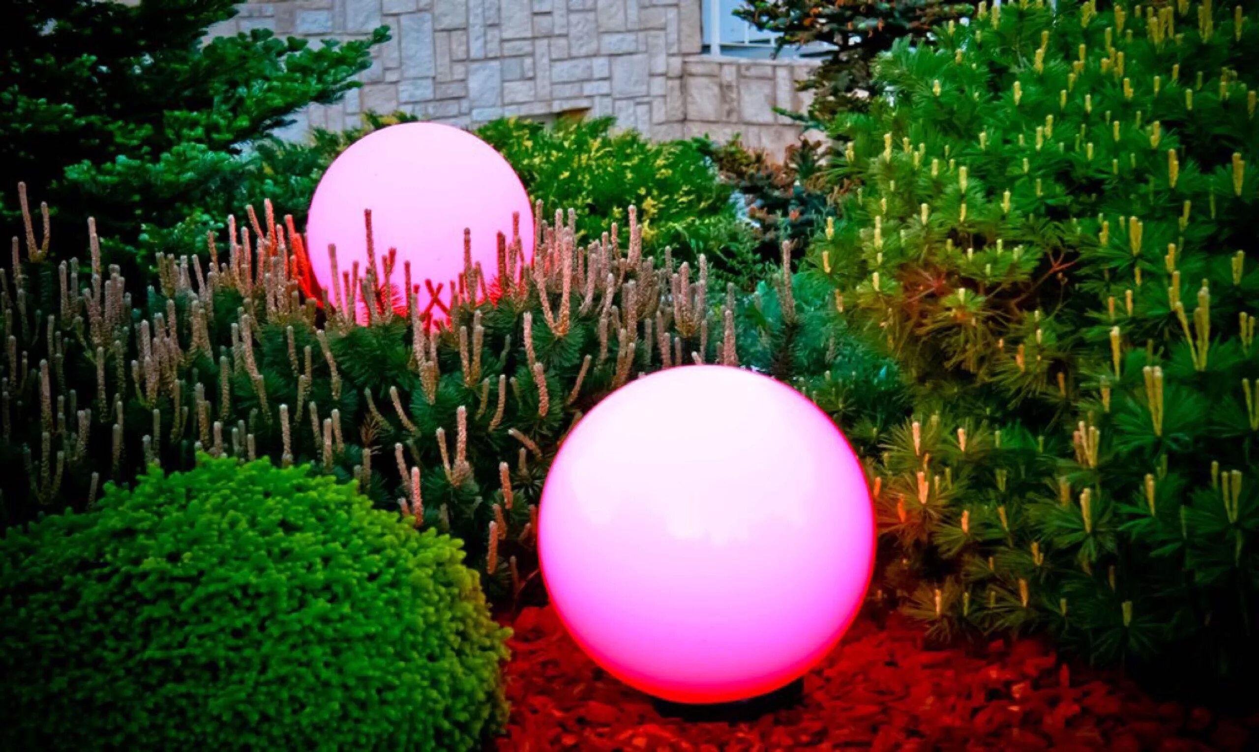 Купить шар для сада. Шары светильники для сада. Декоративные шары для сада. Декоративные шары для ландшафта. Светящиеся шары для сада.