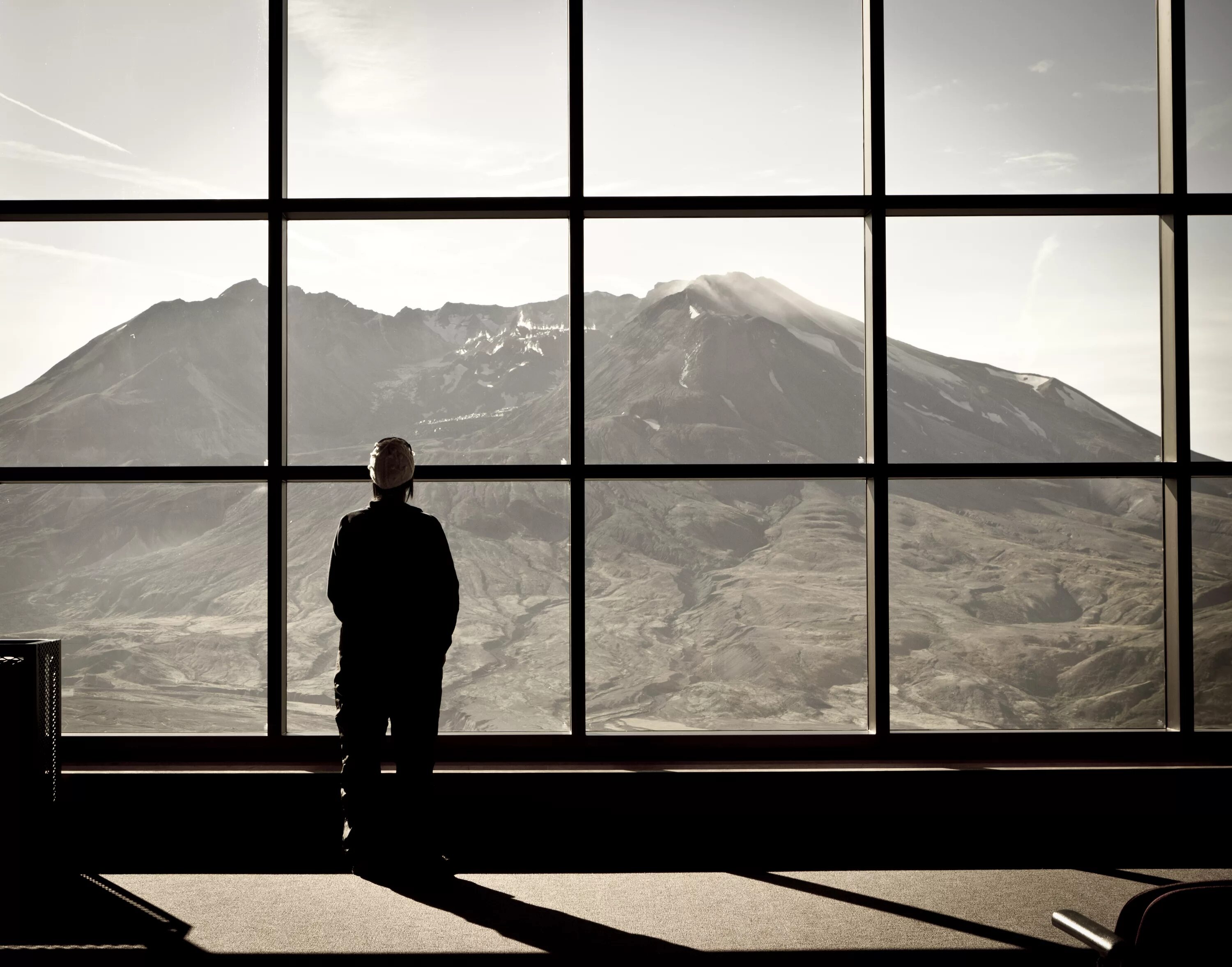 Are window песня. Window. looking through the window. the man outside the window игра. man outside the window 2 скриншоты.