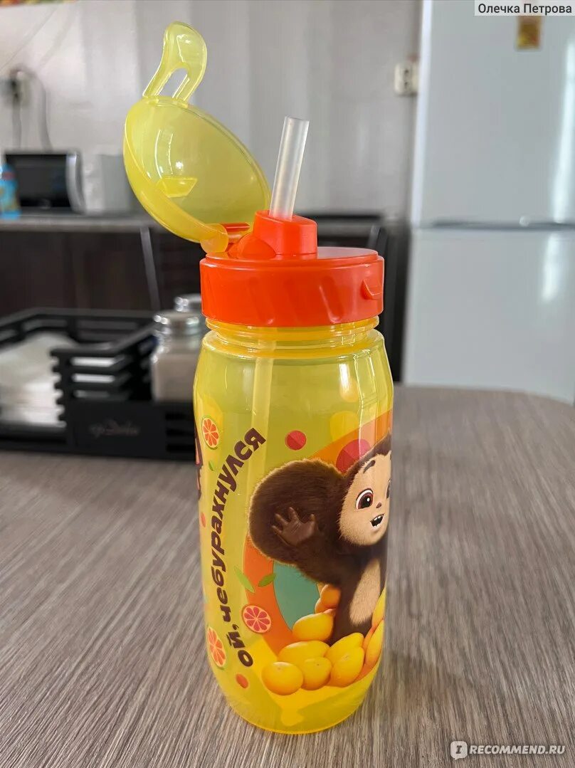 Бутылочка сказать. Сок в бутылочке детский Снеговик. Бутылочка с чебурашкой для воды.