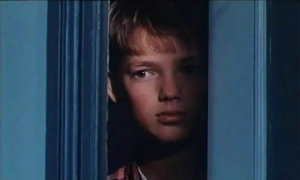 For a lost soldier фильм. Voor een verloren soldaat (нидерланды, 1992). В честь пропавшего солдата / voor een verloren soldaat / for a lost soldier. В честь пропавшего солдата 1992. В честь пропавшего солдата фильм.