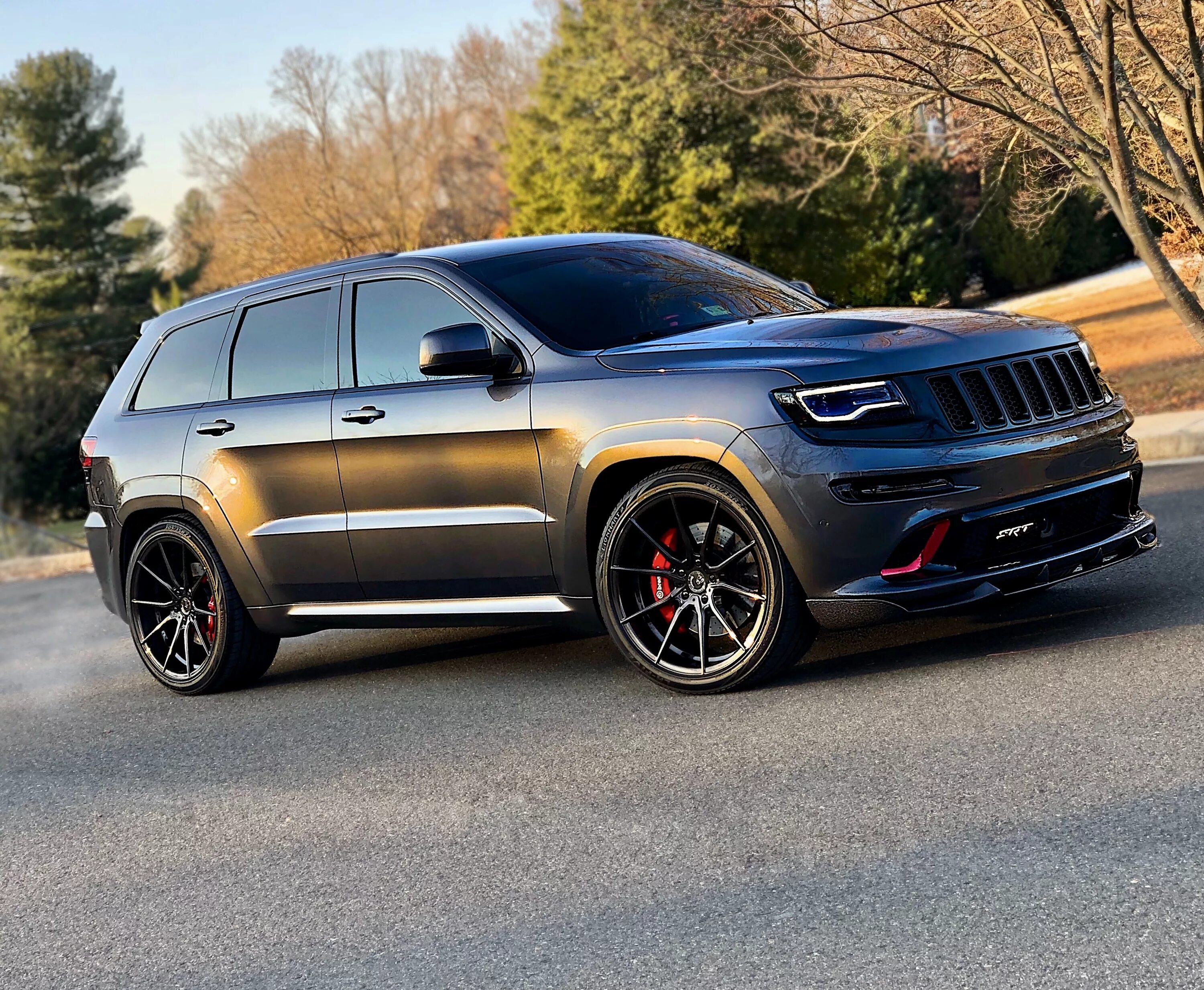 Jeep Grand Cherokee srt8. Jeep Grand Cherokee srt8 2023. Джип Гранд Чероки СРТ 8. Jeep Grand Cherokee srt8 2018.