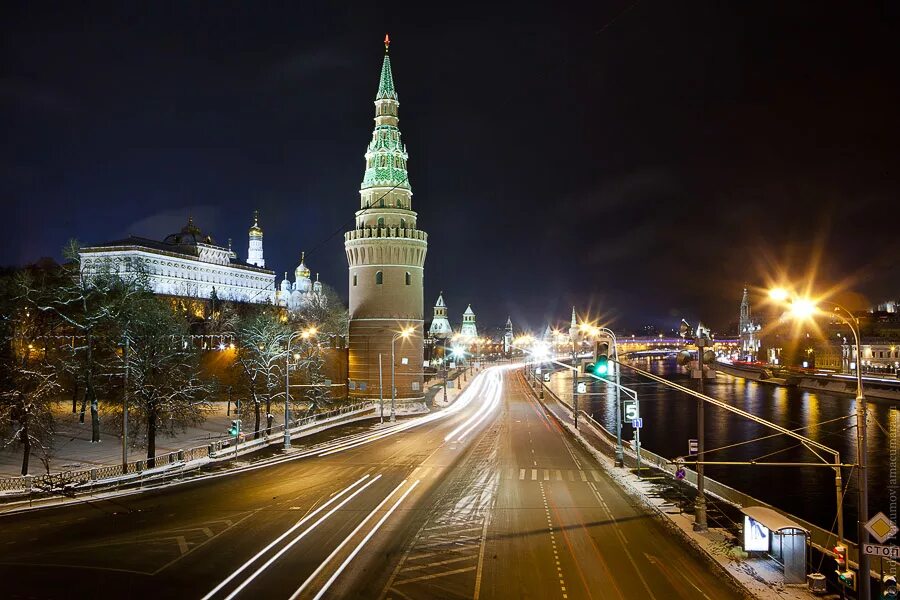 Ближайшее фото. Москва. Кремль зимой. Зимняя ночная Москва. Зимний ночной Кремль.