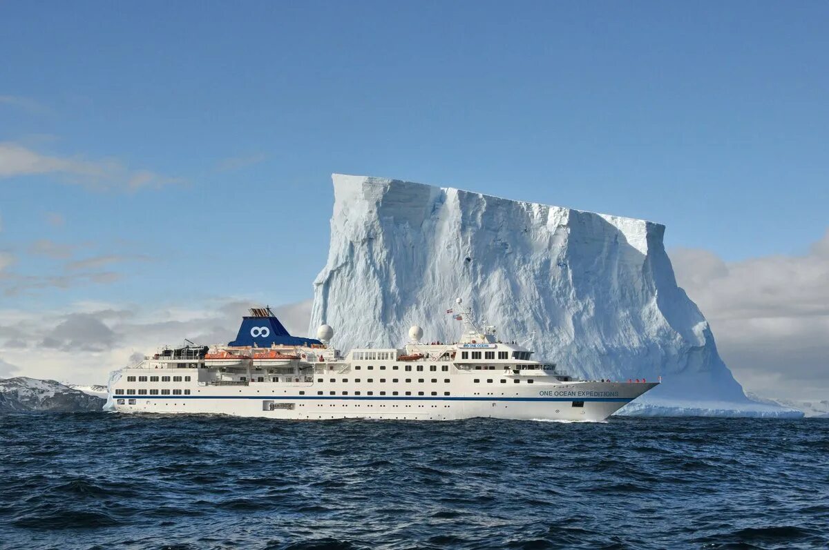 First ocean. Круиз в Антарктиду. Hanseatic Explorer. Колючинская губа. Ocean one.