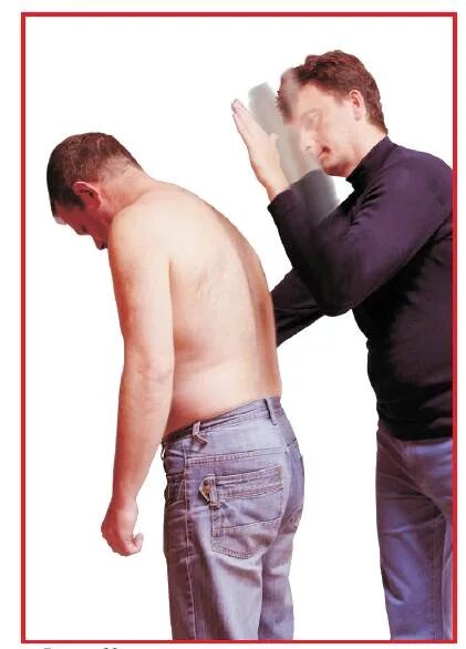 Метод хаймлиха геймлиха. Можно ли бить по спине. Можно ли бить по спине. Мануальный терапевт. Липкие руки вин чунь.