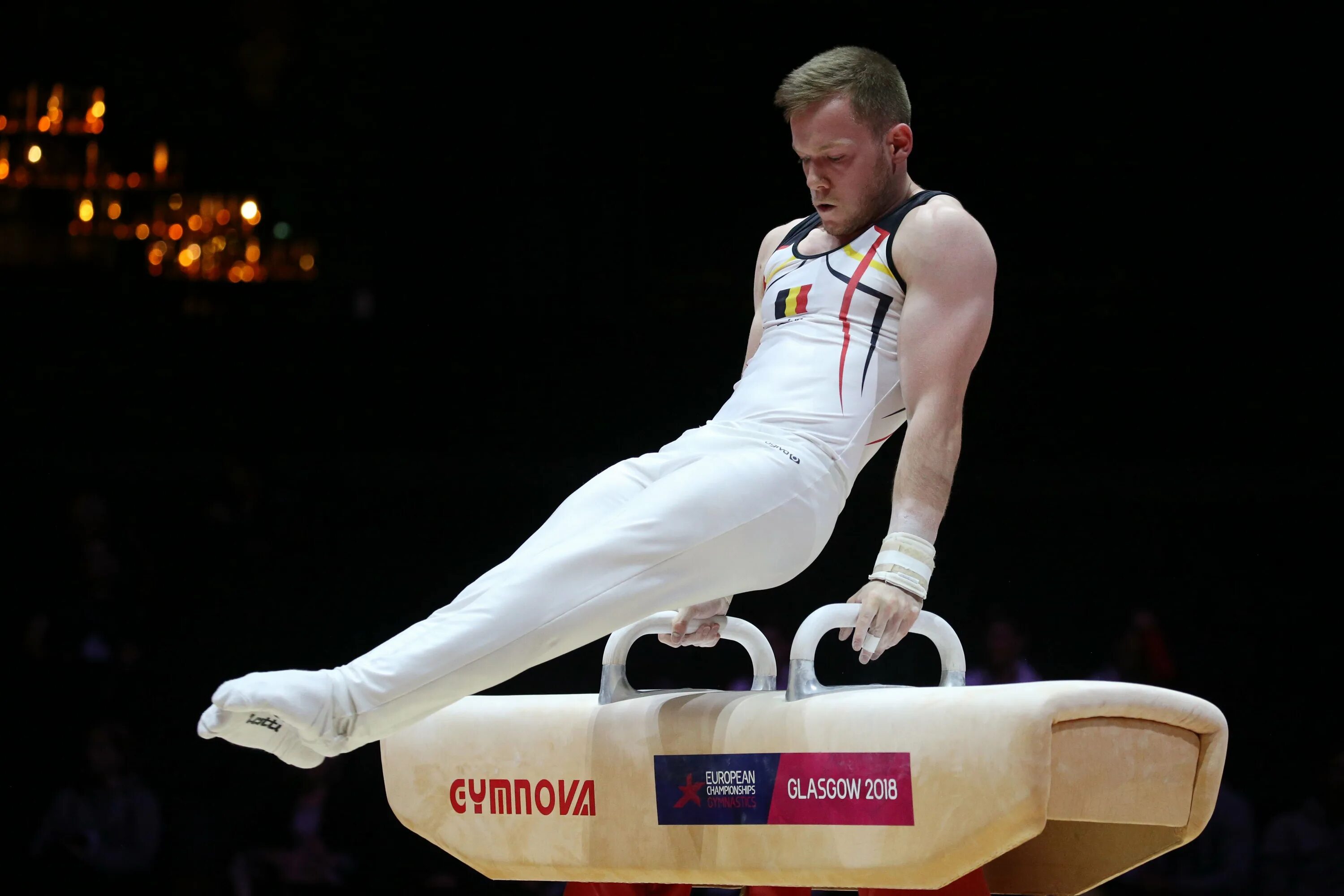 знаменитый гимнаст 9 букв