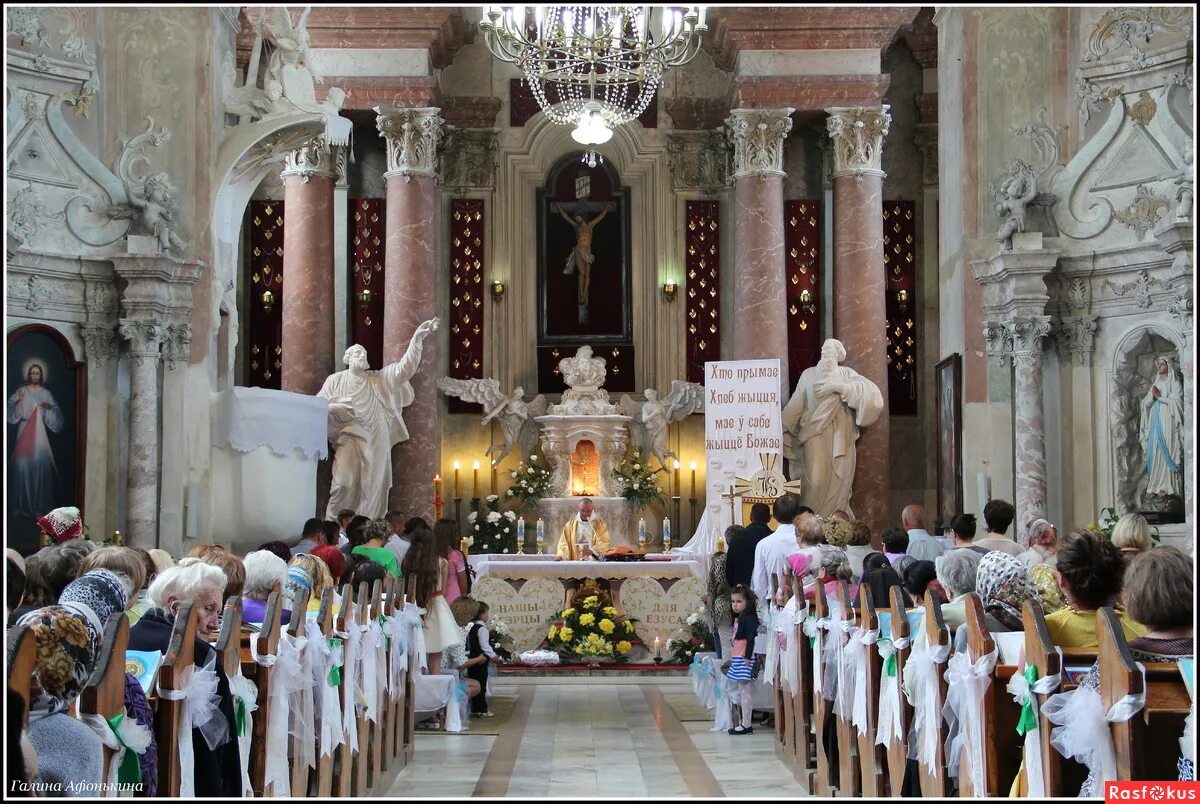 Костел франциска ксаверия: что внутри. Служба в фарном костеле. Гродно собор святого франциска ксаверия внутри. Министрант. Служба в фарном костеле.