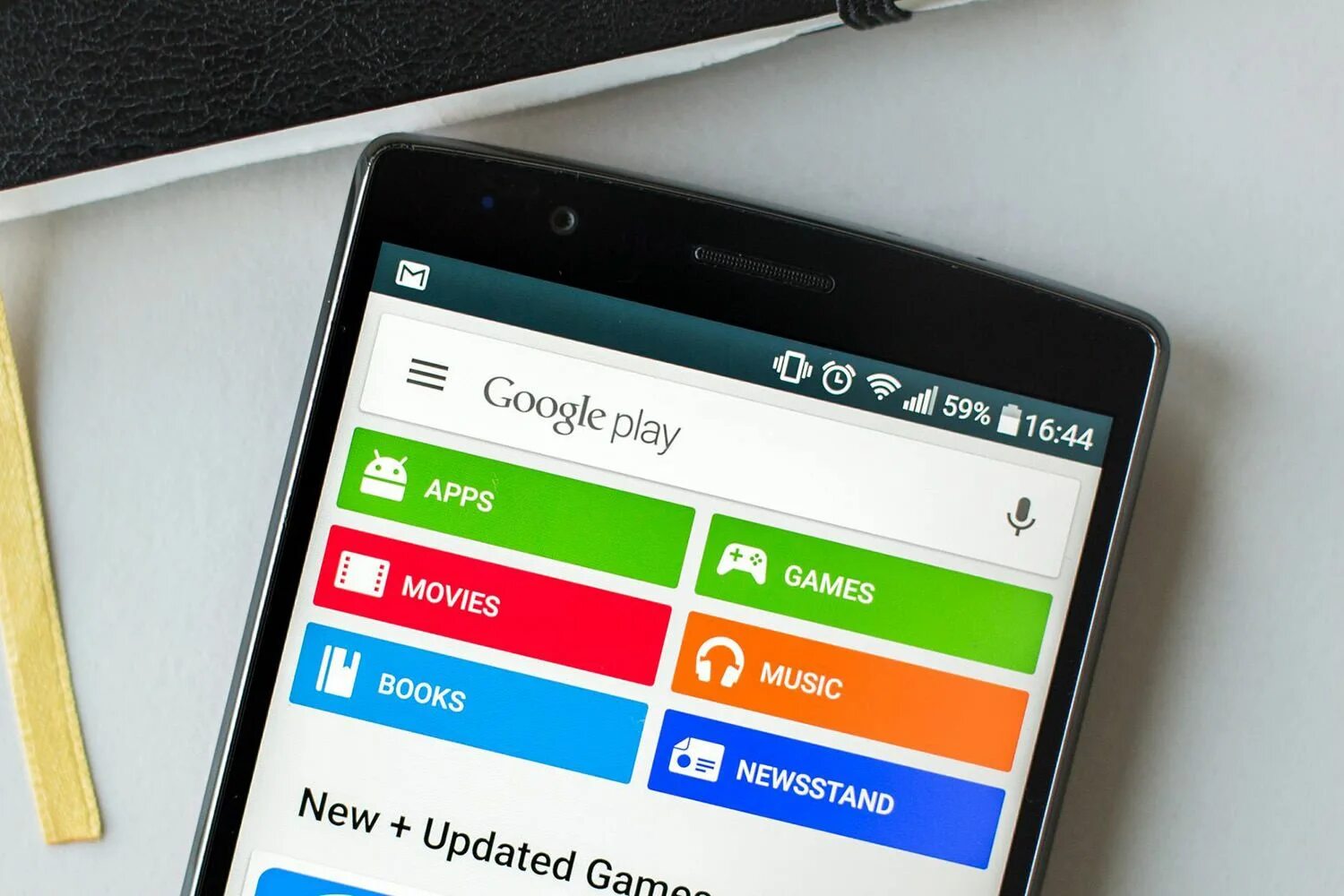 Google play are updating. Гугл плей. google play store. google play top applications 2025.