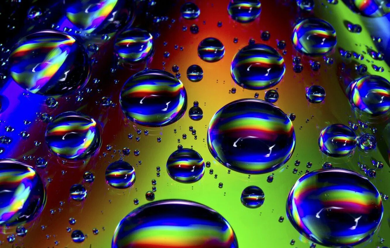 Яркие пузырьки. Разноцветные капли. Фон капли. Красивые капли. Разноцветные капли воды.