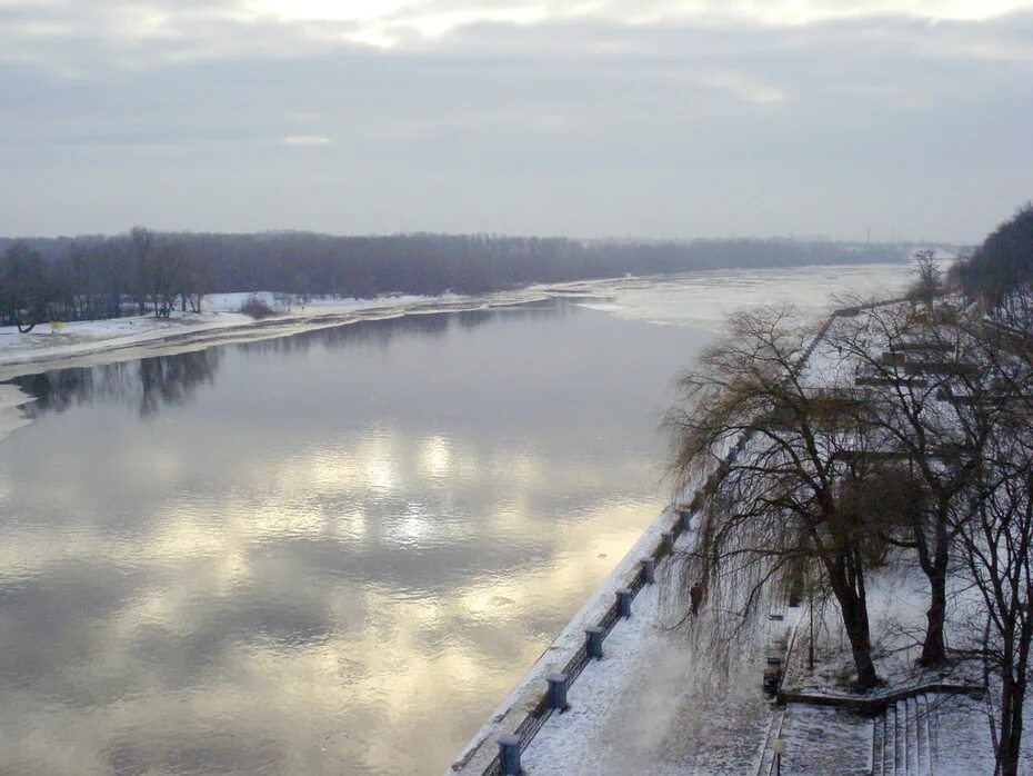 Уровень воды смоленск сож. Гомель река. Гомель СОЖ. Гомель река в городе. Город Гомель река СОЖ.