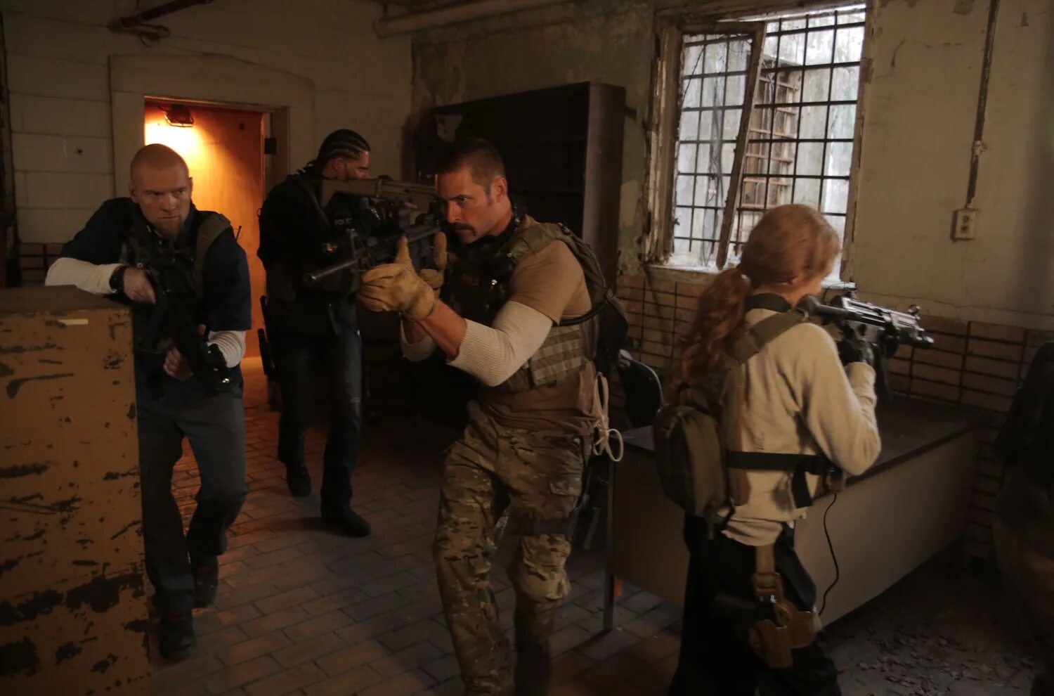 саботаж действий. фильм саботаж с арнольдом шварценеггером. саботаж действий. джо манганье́лло саботаж. саботаж мем.