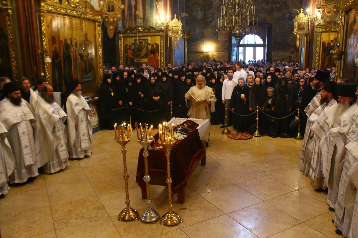 Отпевание клирос. Отпевание клирос. Протоиерей александр ивлев. Храм покрова пресвятой богородицы на городне духовенство. Отпевание клирос.