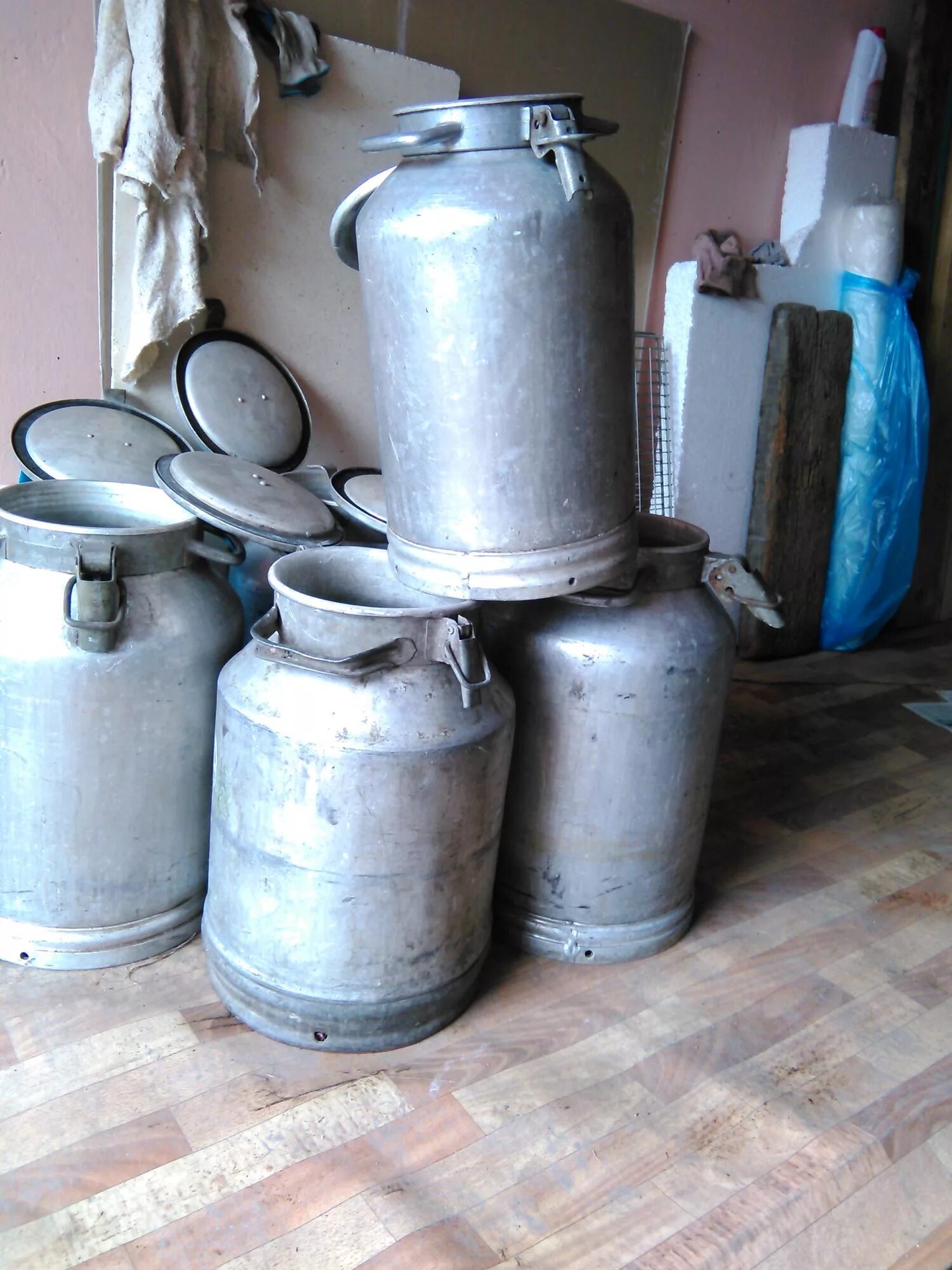 литров б г. бочка пластиковая brumex 200лл. фляга 16404 алюминиевая 40 л. бочка евробарабан 127 литров. бочка пластиковая (220/230 л open-top) новая синяя.