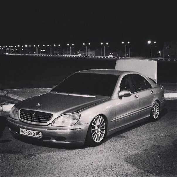 Крутятся диски мерин бандитский. Mercedes benz w140 тонированный. Бмв 90 бандитский. Литвиненко мерин бандитский альбом. Мерседес w124 бандитский vuska zippo.