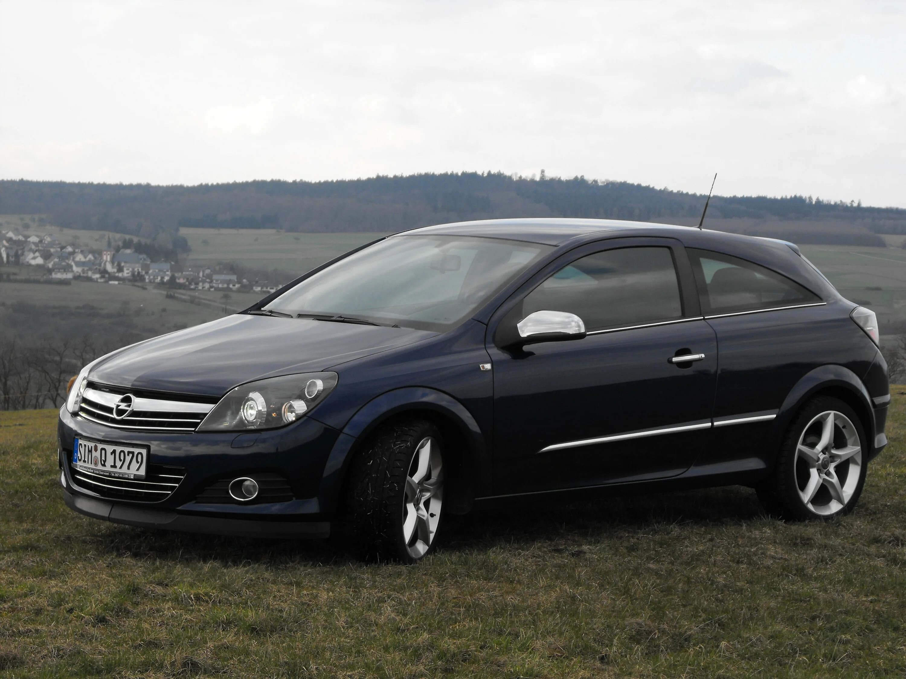 Opel Astra h 2009. Opel Astra h GTC.