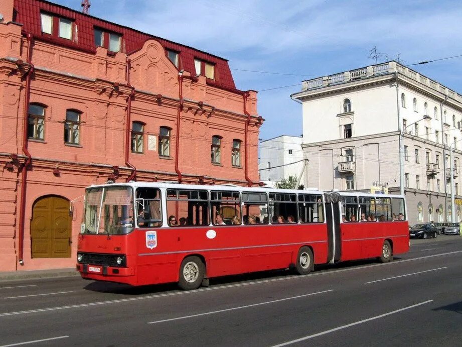 20 автобус минск. Ikarus 280 минск. автобус икарус минск. в минске икарус 260. поезд сбивает автобус икарус минск.