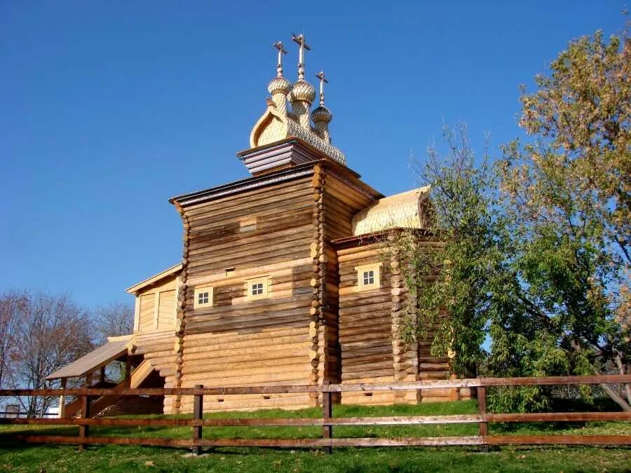 Коломенское деревянное зодчество. Деревянная церковь георгия победоносца. История вокруг нас фото. Церковь георгия победоносца в коломенском вид с реки. Церковь святого великомученика георгия победоносца в коломенском.