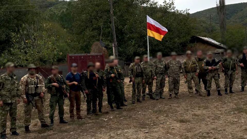 Южная осетия на карте граница. Карта южная осетия граница с россией. Южная осетия граница пограничник. Южная осетия граница пограничник. Карта южная осетия граница с россией.