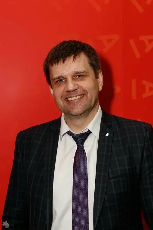 бизнесмен альфа. мужчина в деловом костюме профиль. бизнесмен альфа. бизнесмен альфа. бизнесмен альфа.