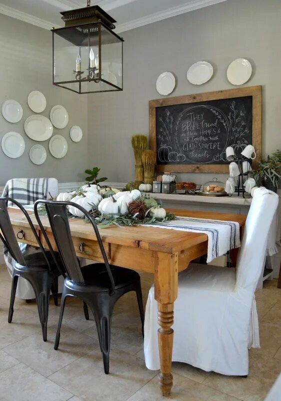More dining. Декор столовой. Украшение столовой на стенах. Интерьер столовой. Стены в столовой.