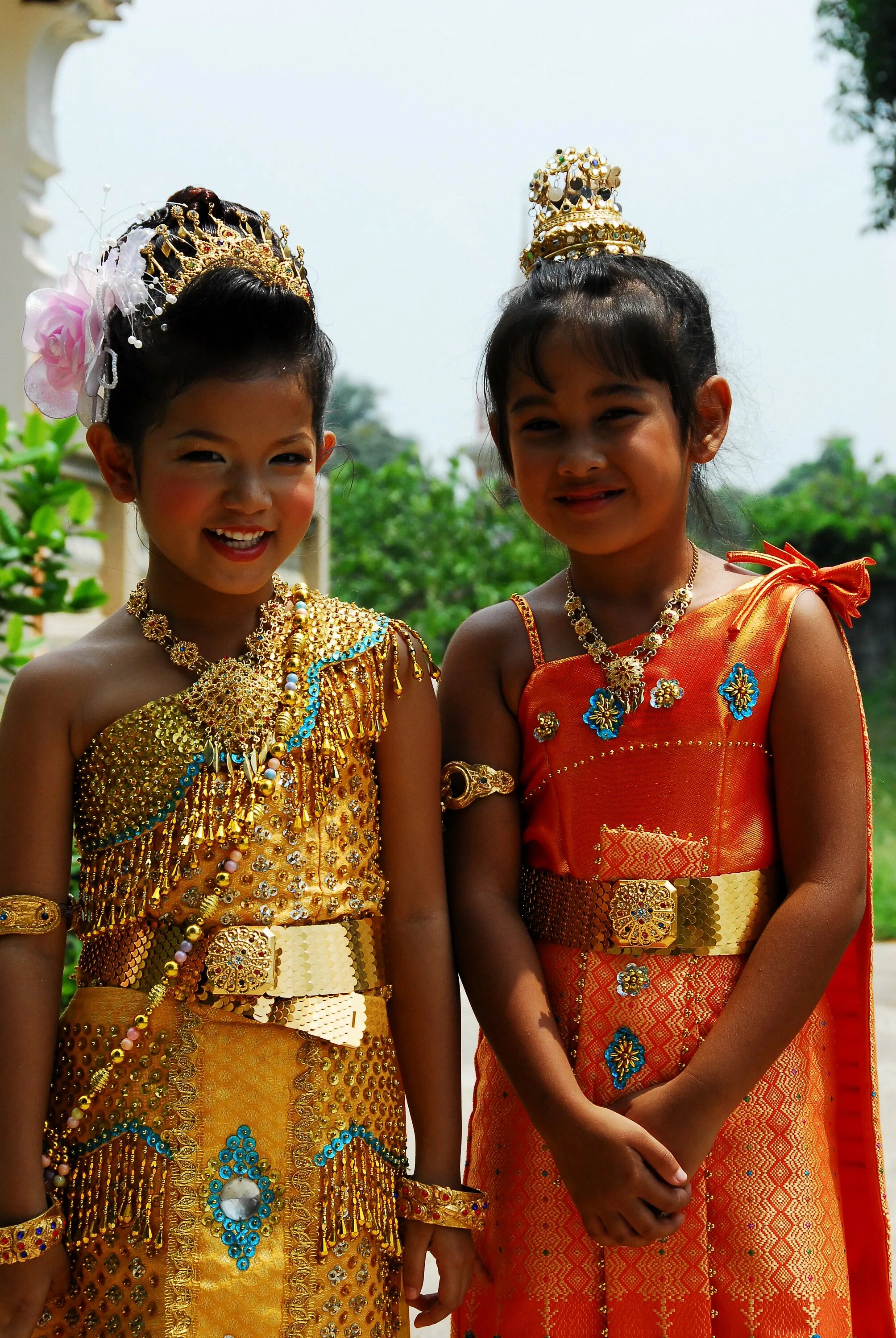 Девочка тайка. Тайские девушки. Тайланд девушки. Таиландская Национальная одежда. Тайская девочка дети.