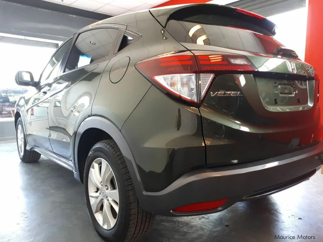 Honda Vezel 2014 гибрид. Honda Vezel Hybrid 2014. Хонда Везел гибрид 4вд. Honda Vezel 2014 гибрид XL.