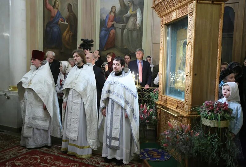 Храм свт. Храм в толмачах расписание. Храм в толмачах и икона божией матери владимирская. Храм святителя николая в толмачах. Богослужение в храме святителя николая в толмачах.