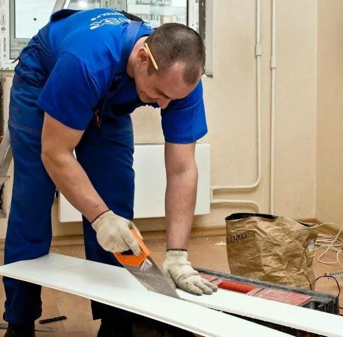 резка пластиковых панелей. отпилить пластиковый подоконник. чем пилят пластиковые. резка пластиковых панелей. Scheppach 5901804901.