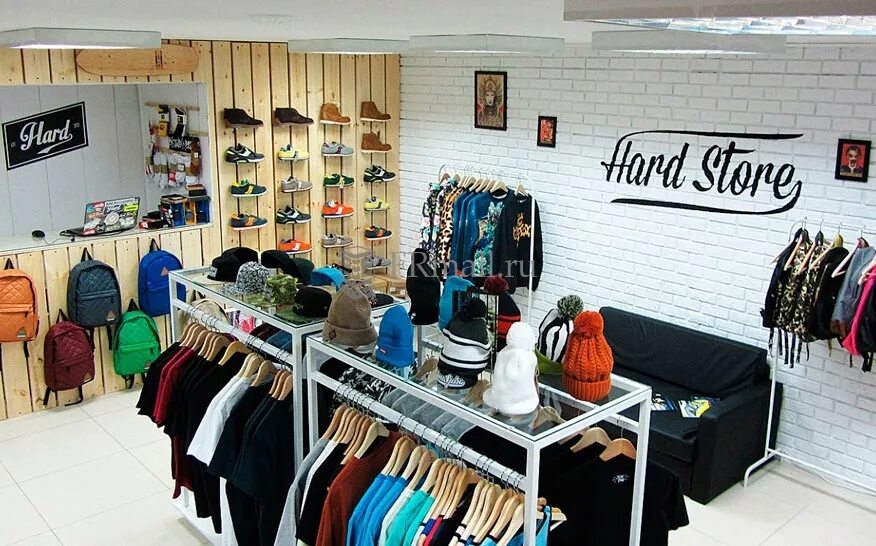 магазин уличный стиль. стрит одежда интернет магазин. стрит магазин одежды. Street beat омск. дизайн магазина мужской одежды.