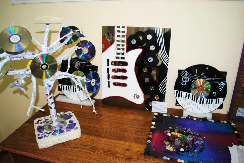 Чудеса для детей из ненужных вещей. Поделки из ненужных вещей. вторая жизнь вещей поделки. поделки из ненужных вещей для детей. экспозиция из ненужных вещей.