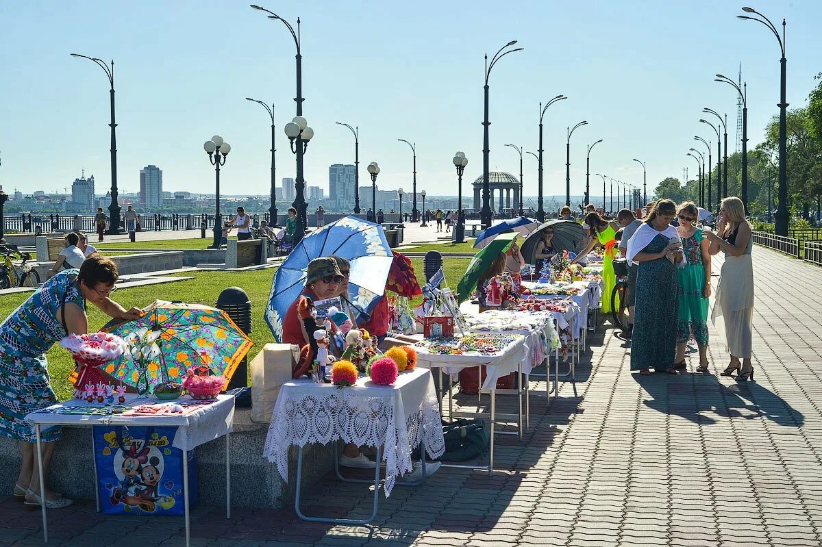 Набережная Благовещенска Амурской. Набережная Благовещенска летом. Благовещенск новая набережная. Благовещенск набережная день лето. Погода в благовещенске на 10 дней точный