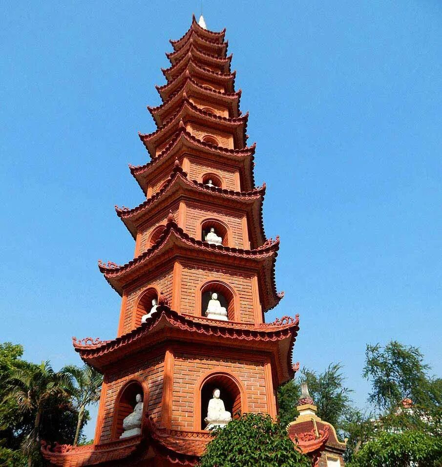 Ханой Вьетнам достопримечательности. Tran Quoc Pagoda. Вьетнам храмы и пагоды. Вьетнам деревянный храм в Ханое. Башня ханой
