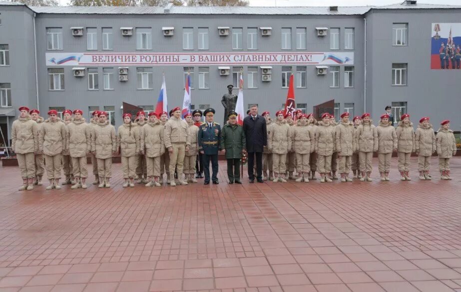 Величие нашей родины. Памятник величие родины в ваших славных делах. Величие родины в ваших славных. Величие родины в ваших славных делах. Величие нашей родины.