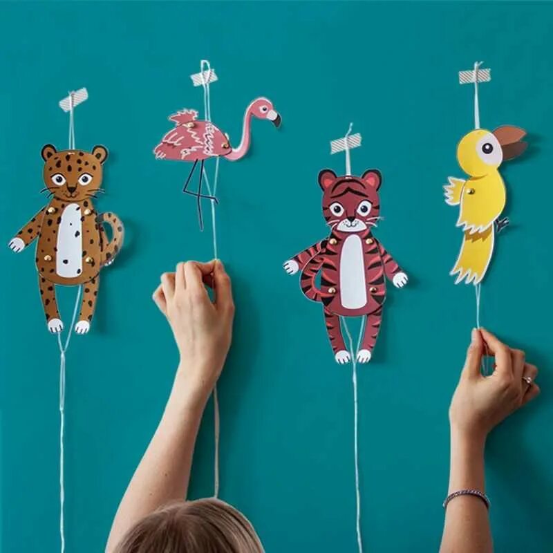 Как сделать дергунчика. Игрушка дергунчик из картона. Как сделать дергунчика. Подвижная игрушка на нитках. Игрушка дергунчик из картона.