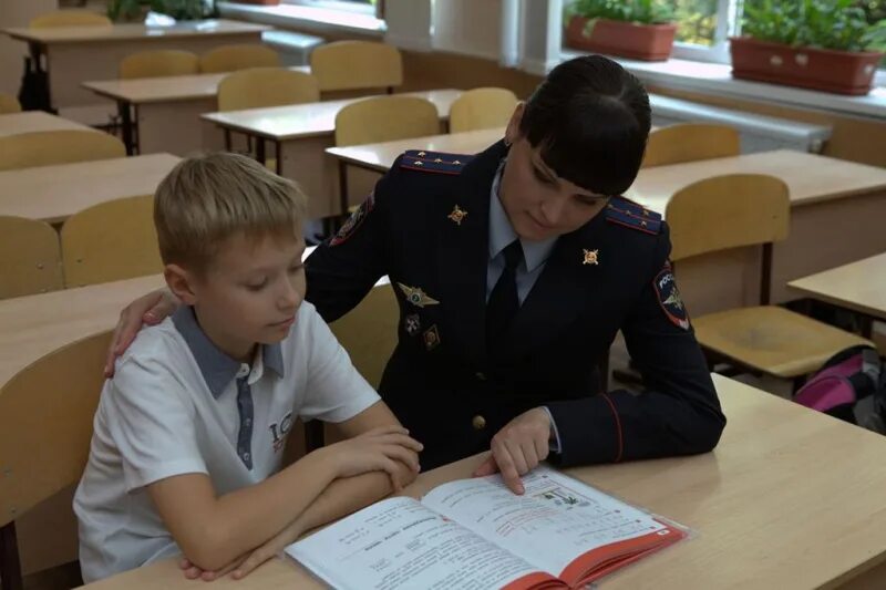 Как вызвать по делам несовершеннолетних. Инспектор по делам несовершеннолетних. форма инспектора по делам несовершеннолетних. подразделение по делам несовершеннолетних.