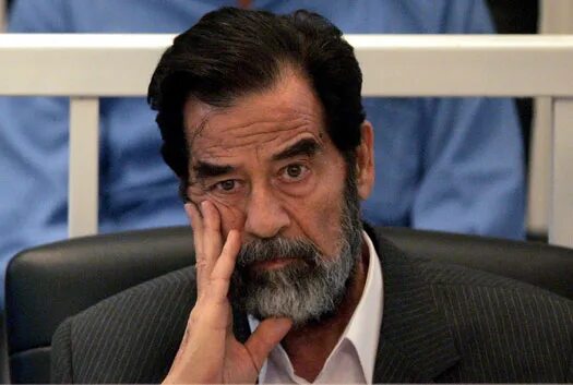 Саддам хусейн жив. Саддам хусейн казнь ирак. Саддам хусейн 1975. Saddam hussein 70s. Удей саддам хусейн.