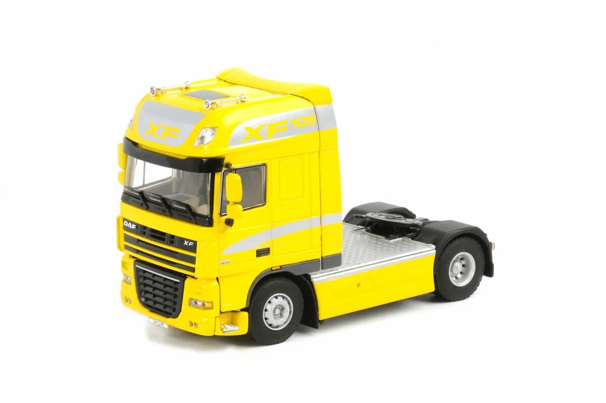 Daf space cab. Daf xf 105 модель. daf xf 105 super space cab limited. седельный тягач daf xf 1:50 модель wsi models. моделька даф 105.