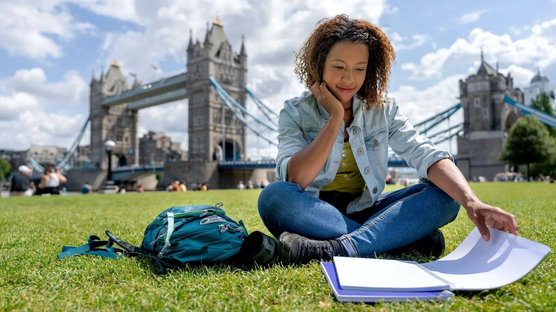 Student travel. Study abroad. Studying abroad. Мейган study abroad. Study in London.