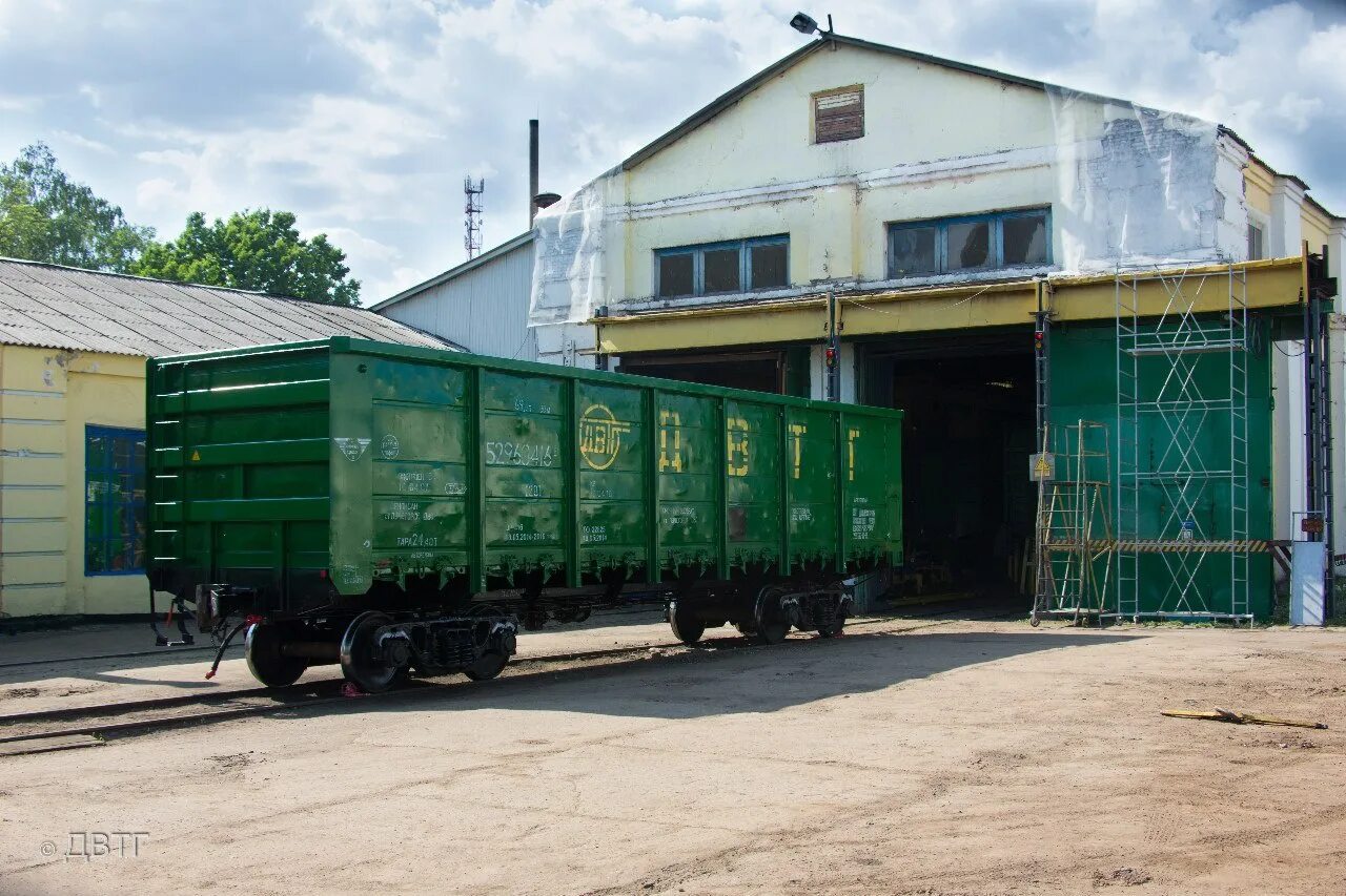 Грузовой в вагонной. Ремонтное вагонное депо грузовых вагонов. Вагонное Ремонтное депо Бурея. Вагонное депо Тосно. Вагоноремонтное депо грузовые вагоны.