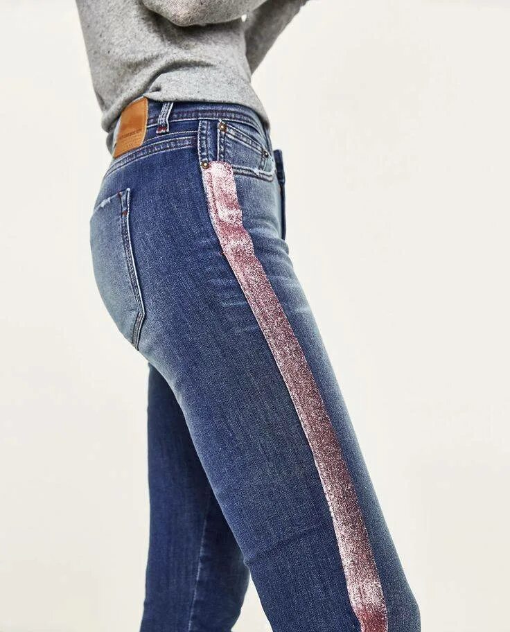 расширить брюки в бедрах. расширить брюки в поясе и бедрах. расширить брюки в поясе. расширить джинсы по бокам. джинсы с розовыми лампасами.