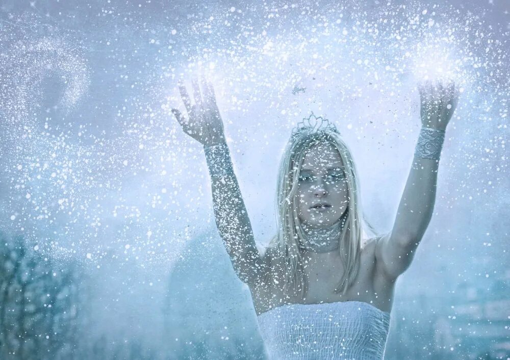 Девушка среди льда фотосессия. "Ice Queen" Holospray.. Ice Queen photo Overlays. Ice Queen латекс.