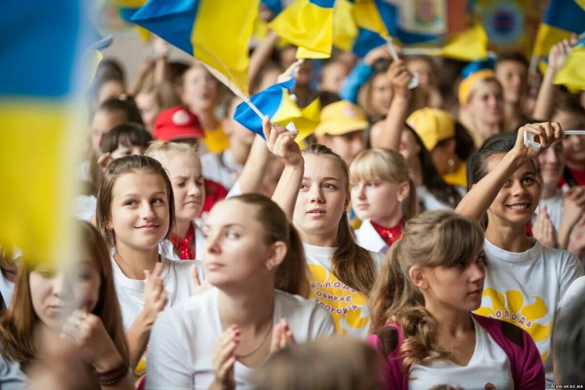 Ukrainian people. Украинская молодежь. Украинцы молодежь. Украинцы подростки. Молодежь Польши.