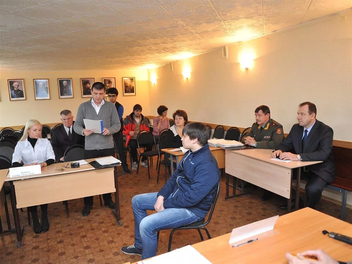 Военкомат камышин. Заседание призывной комиссии. Самара военкомат фото. Чертановский районный военкомат. Военкомат промышленная телефон.