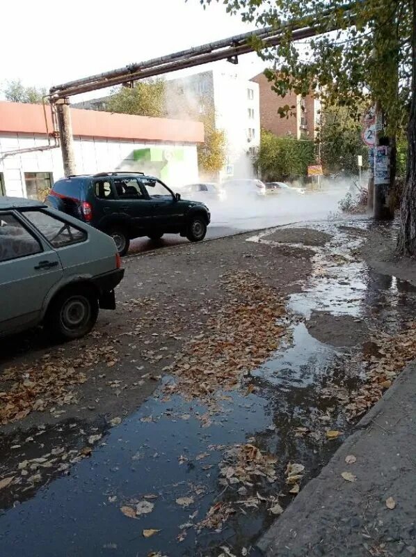 Прорыв трубы с холодной водой. Прорвало воду на улице. Прорвало воду на улице. Прорвало воду на улице. Прорвало трубу.