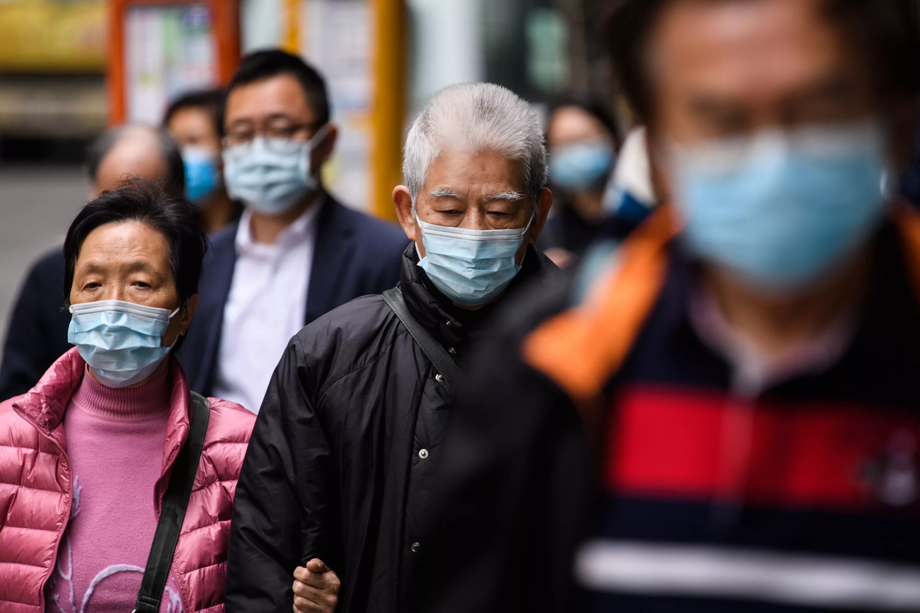 Новое время новые болезни. Китай маски коронавирус. Китайцы в масках. Люди в масках в Китае.