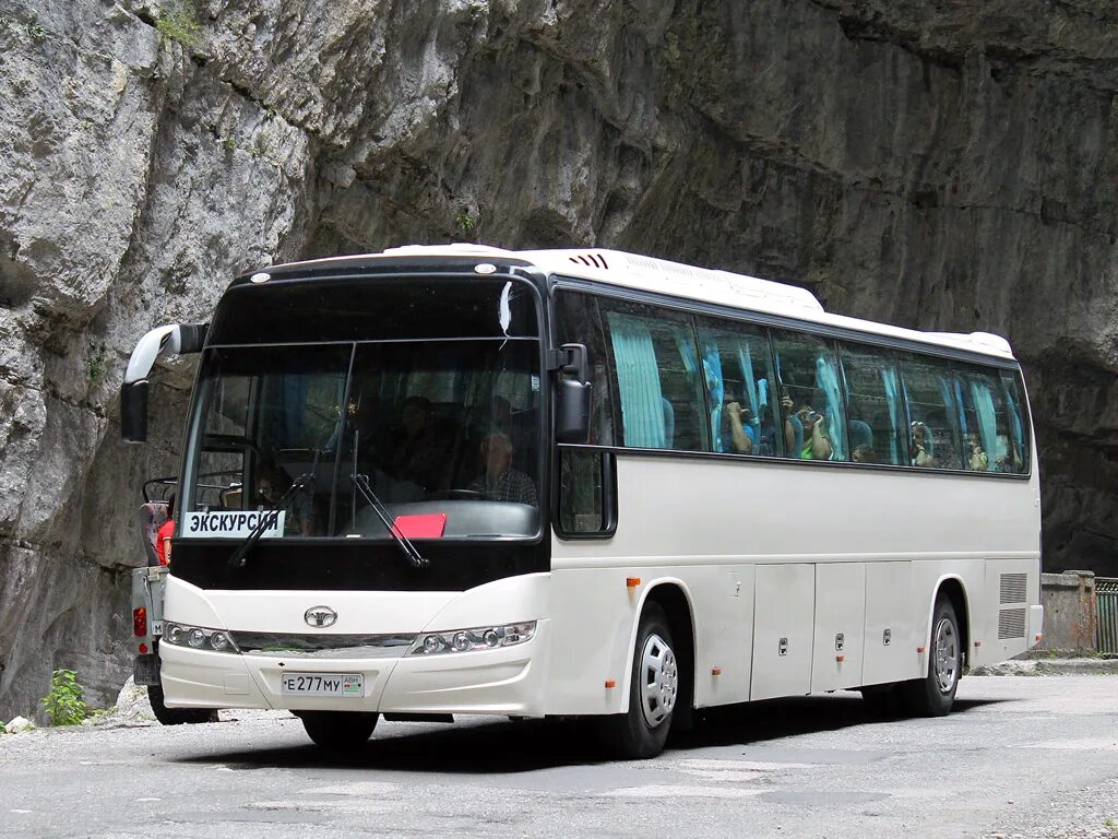 Абхазия автобусный тур 2024. Daewoo bh120f (43), ас962 42. Экскурсионные автобусы в Абхазии. Туристические автобусы в Абхазии. Абхазские автобусы экскурсионные.
