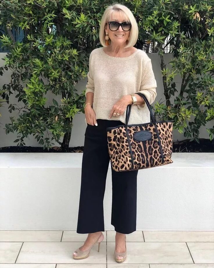 the sunday brief back to basics accessories Over 60 fashion, Fashion over 50, Wo