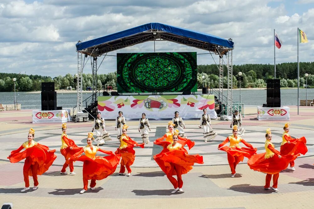 Средняя елюзань сабантуй 2017. Сабантуй пенза. Сабантуй пенза. Сабантуй в пензе 2022 спутник. Эмель праздник татар.