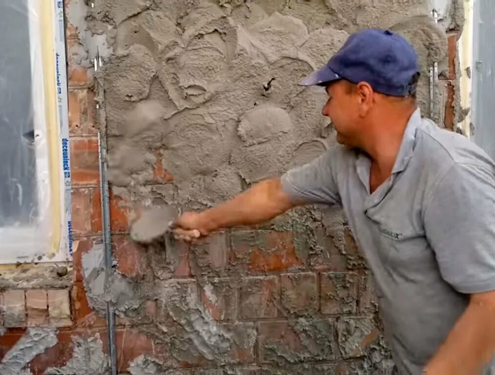 Чем штукатурить кирпичную стену