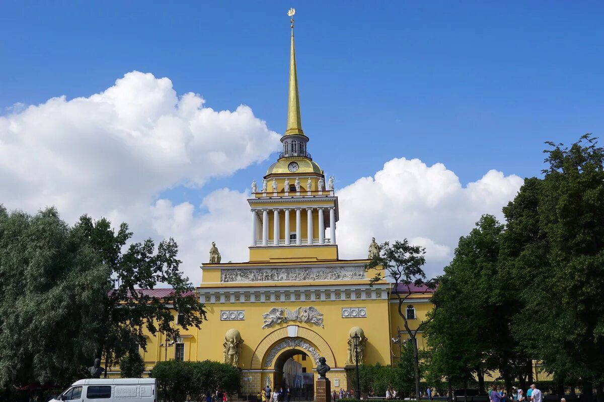 Санкт-петербург. Здание адмиралтейства в санкт-петербурге ампир. 5 адмиралтейство. Адмиралтейство захаров. Башня адмиралтейства в санкт-петербурге.
