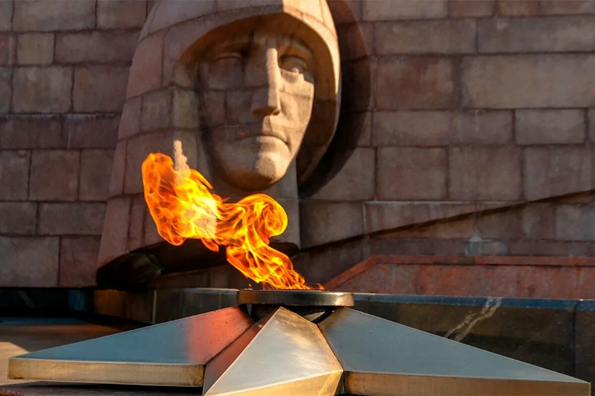 вечный огонь на площади славы в самаре. вечный огонь самара. вечный огонь самара. самара. вечный огонь самара.